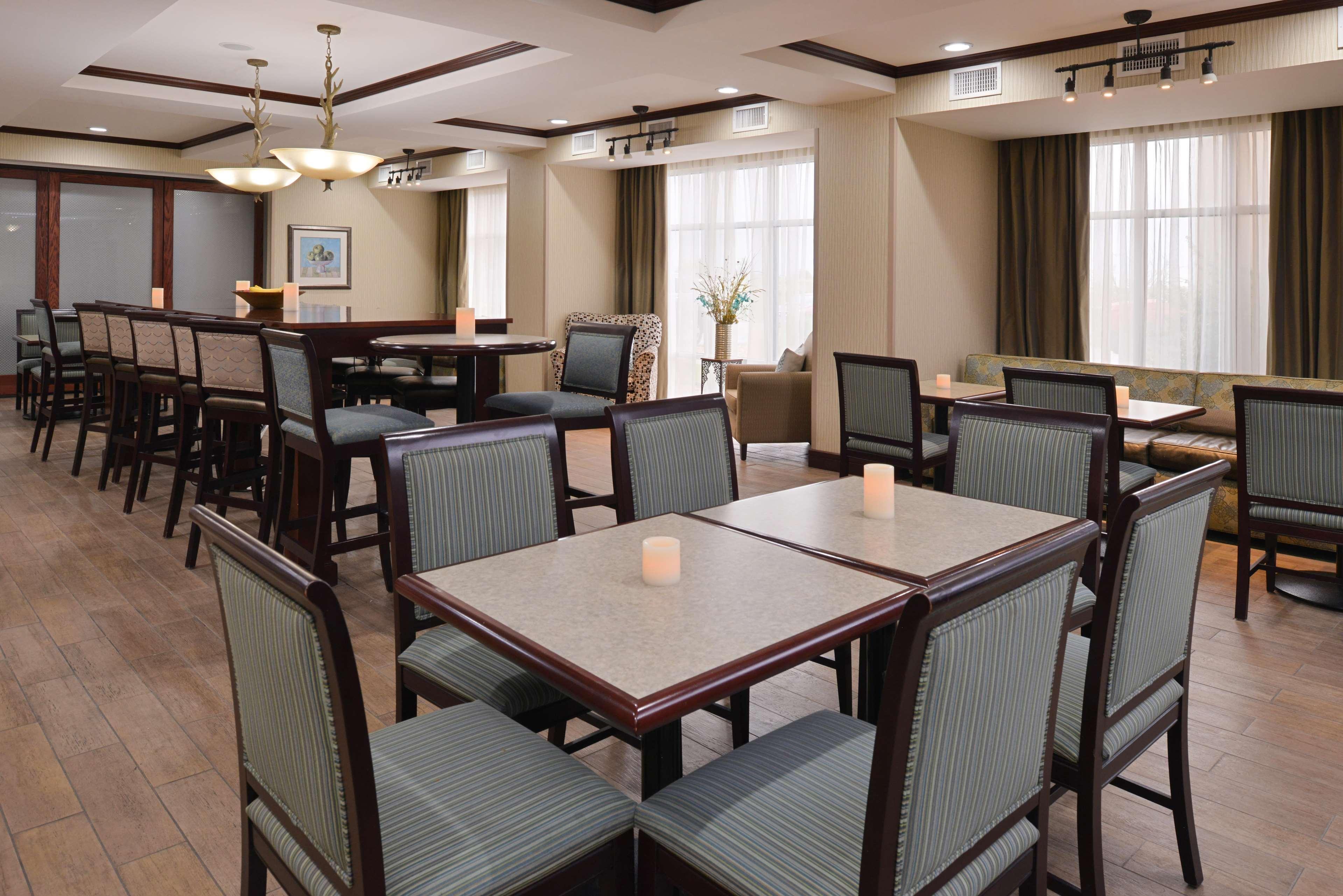 Hampton Inn Алпайн Экстерьер фото