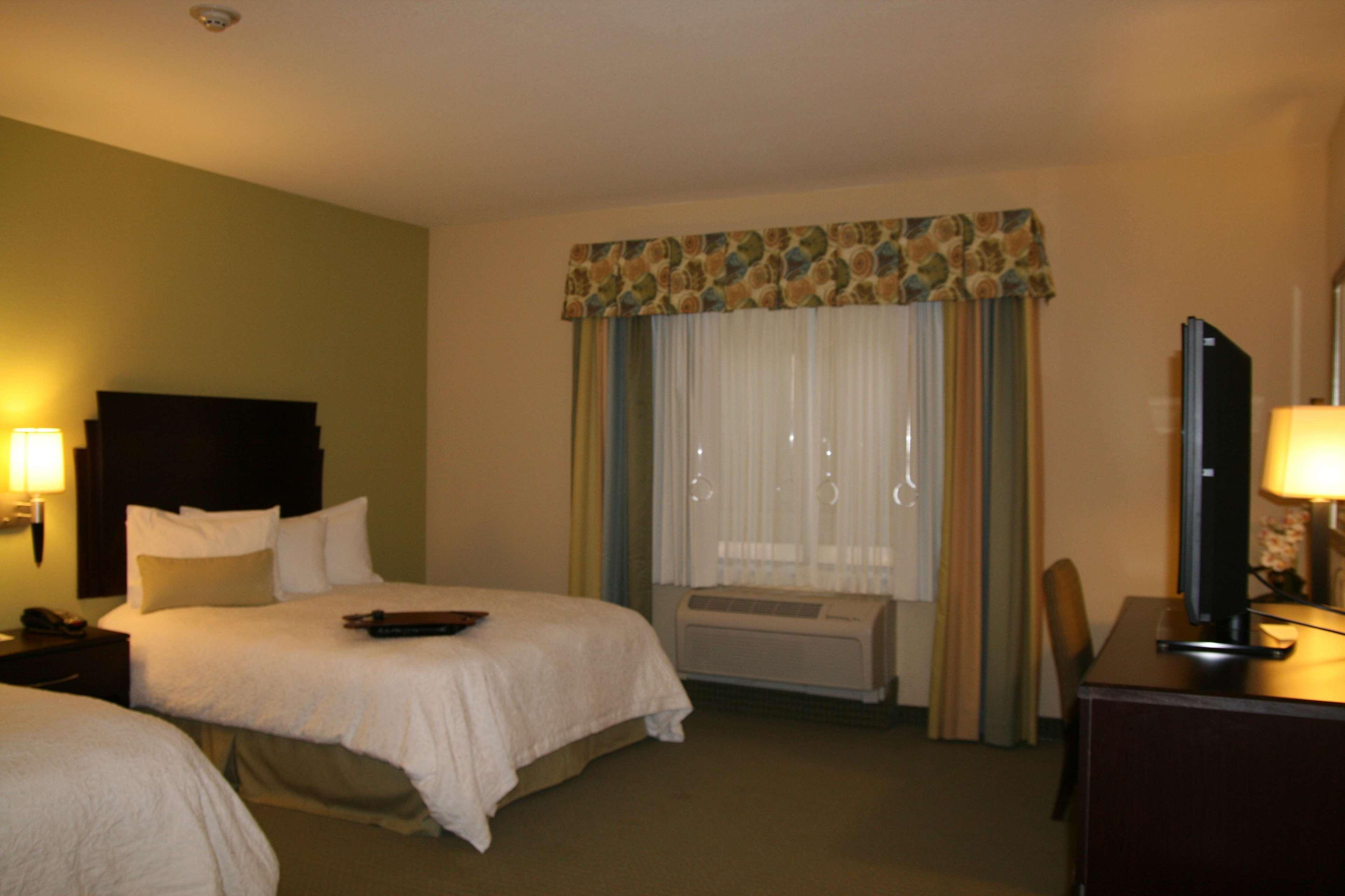 Hampton Inn Алпайн Экстерьер фото