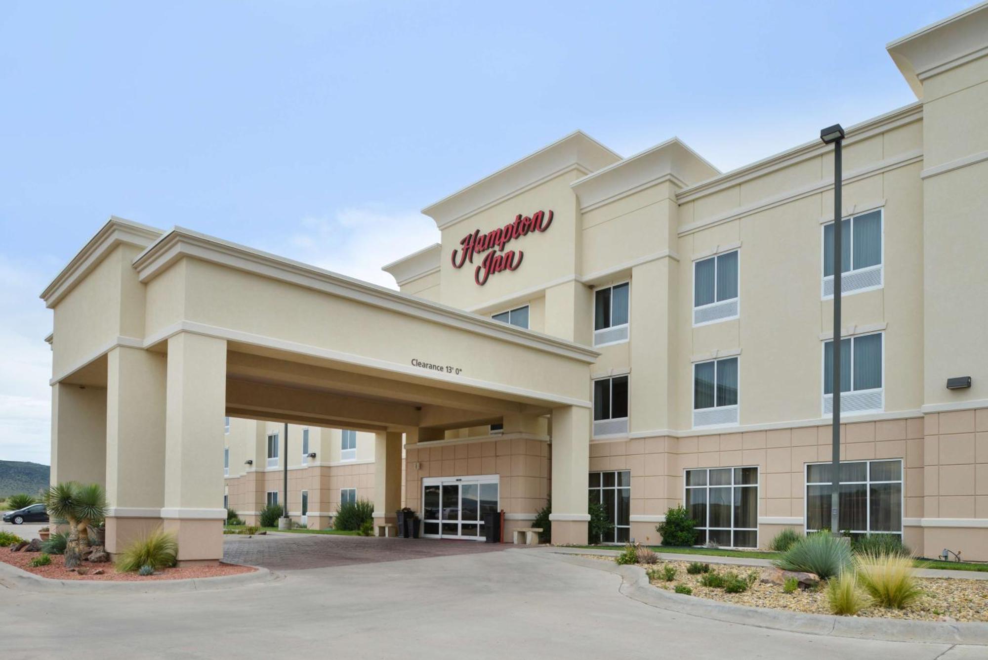 Hampton Inn Алпайн Экстерьер фото
